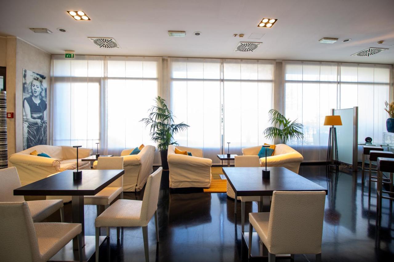 Hotel Cavour By Lvg Hotel Collection Novara Exterior foto