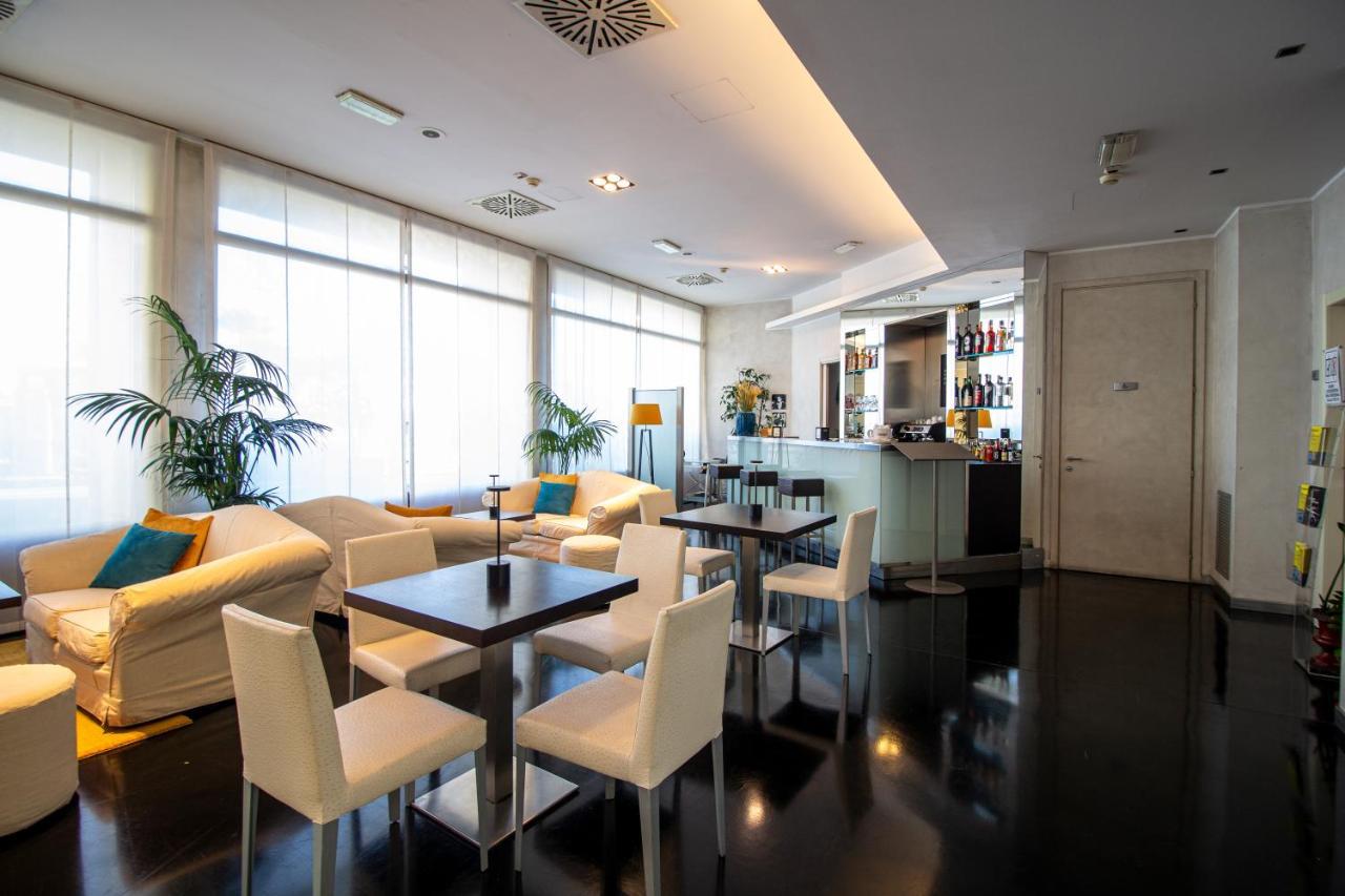 Hotel Cavour By Lvg Hotel Collection Novara Exterior foto